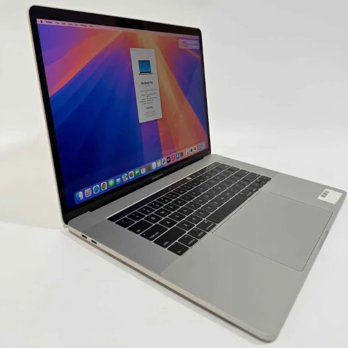 MacBook Pro 15” 2019 | Intel Core i9 | Radeon 555X | 16Go RAM | Retina True Tone
