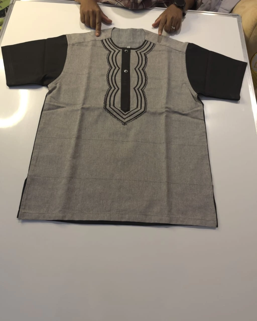 Chemises et Costumes Sur Mesure – Coton, Lin, Pagne pour un Style Unique