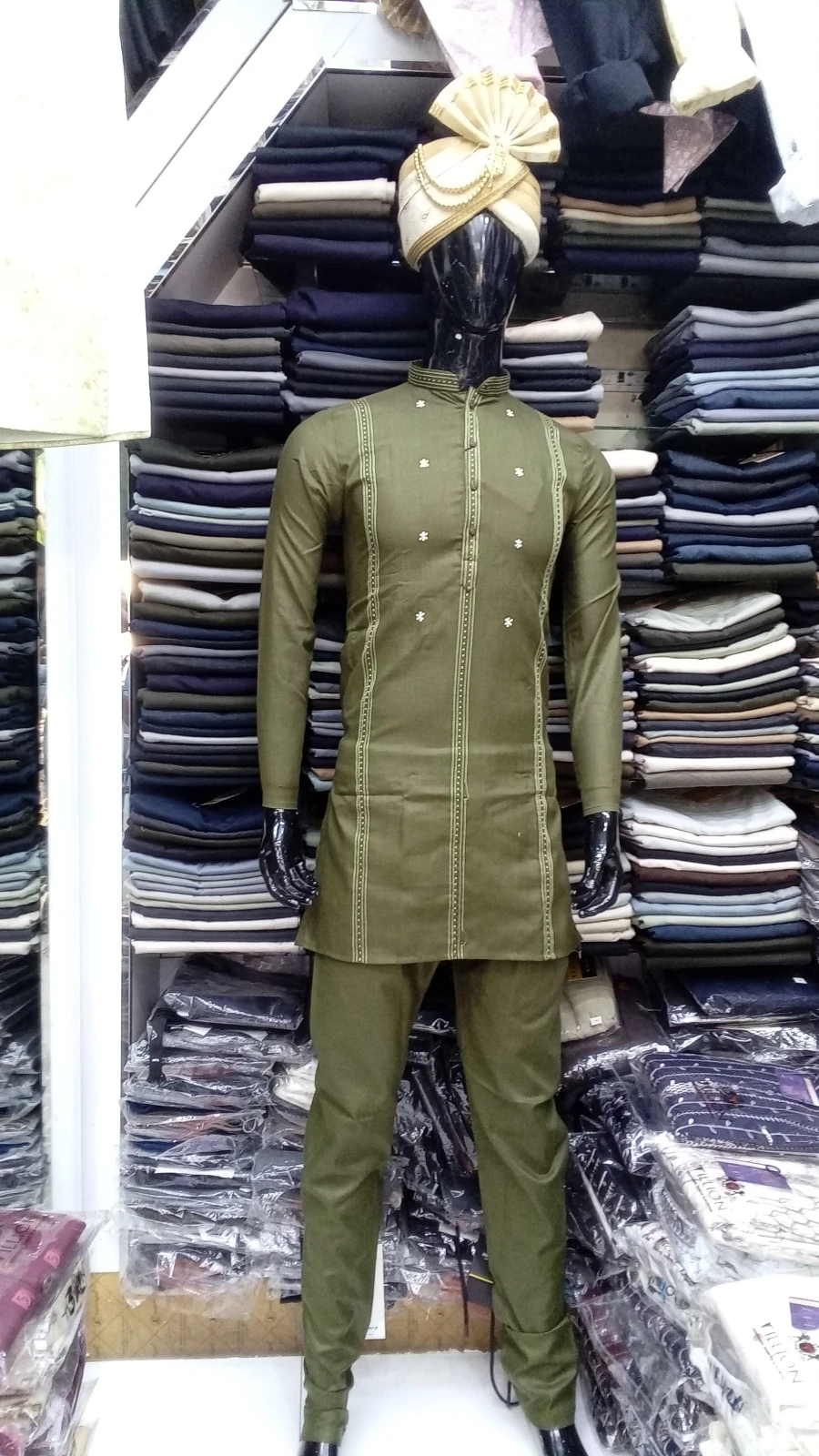 Tissu Complet Homme « Prestige Dubaï » – Élégance et Raffinement Oriental
